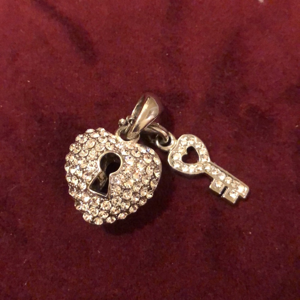 Charming bubble heart and key pendant